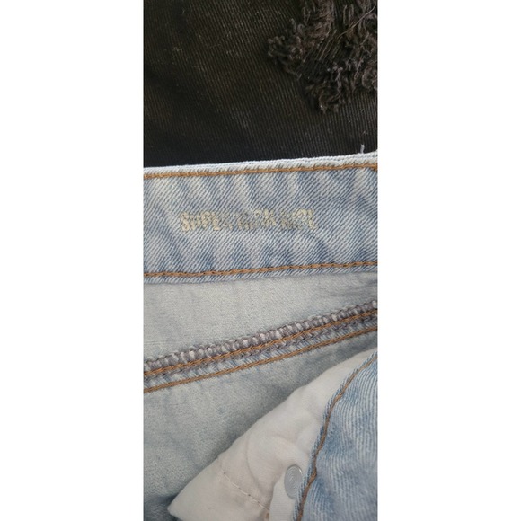 Rewash Junior's Denim Shorts – Size 7Classic light wash denim shorts by Rewash - Picture 4 of 5